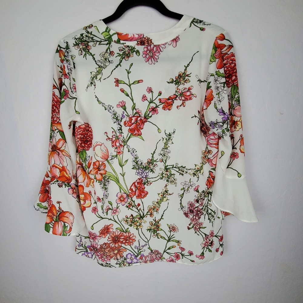 CHENAULT White Floral Ruffled Bell Sleeve Boho Top - Picture 3 of 6